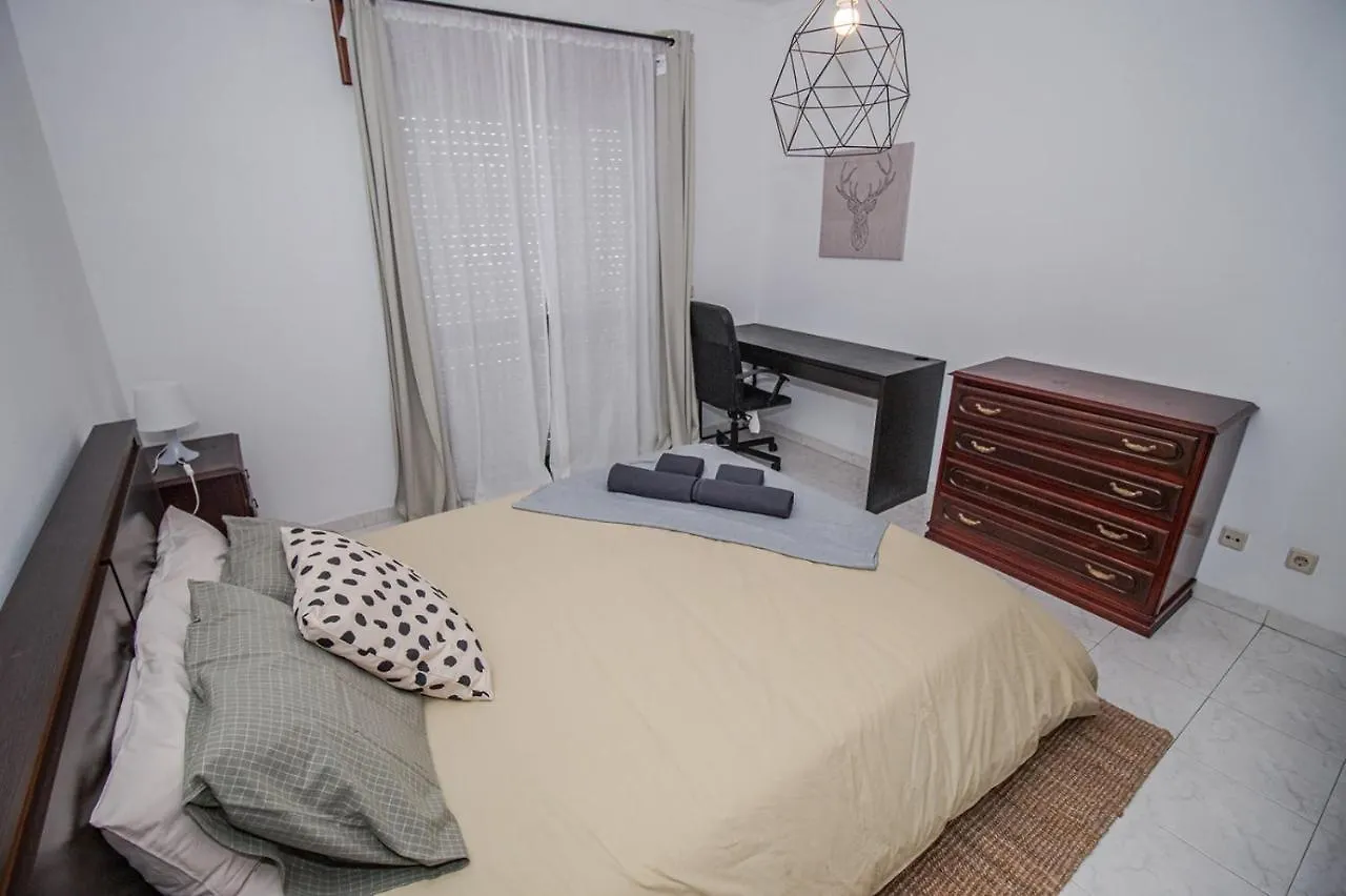 Charming Private Rooms In An Apartment A1 Penha - Faro 0*,