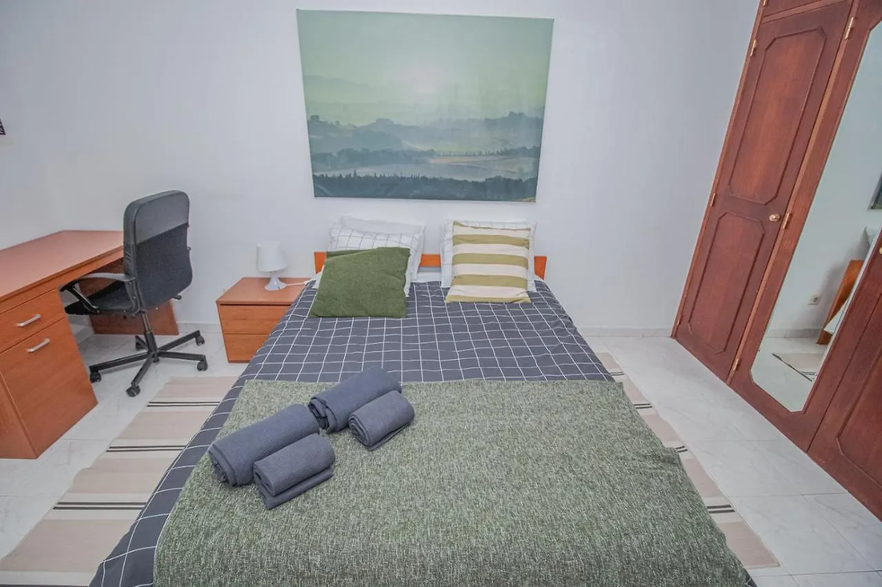 Charming Private Rooms In An Apartment A1 Penha - Faro 0*,  Portugal